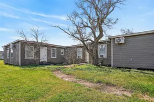 1711 W 5th St, Freeport, TX 77541 - Photo 22