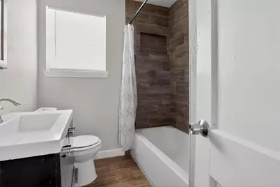 1711 W 5th Street, Freeport, TX 77541 - Photo 16