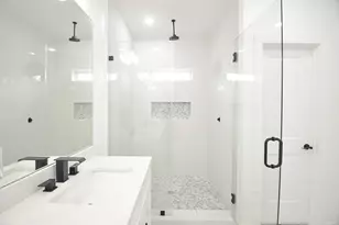 9312 Waller St, Houston, TX 77012 - Photo 20