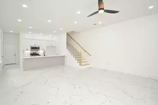 9312 Waller St, Houston, TX 77012 - Photo 4