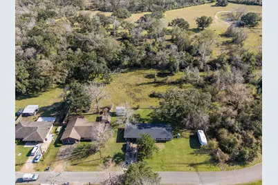 904 Avenue C, Sweeny, TX 77480 - Photo 36