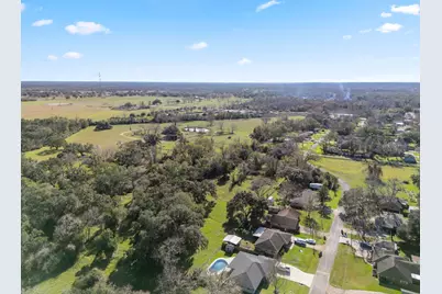 904 Avenue C, Sweeny, TX 77480 - Photo 34