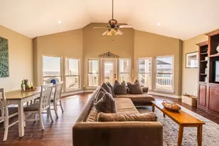 773 Bolivar Dunes Blvd, Gilchrist, TX 77617 - Photo 8