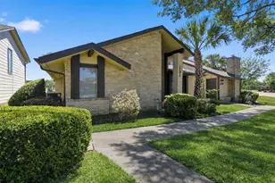 7131 Westbranch Dr, Houston, TX 77072 - Photo 2