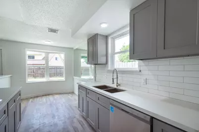 15910 Plagens Lane, Missouri City, TX 77489 - Photo 10