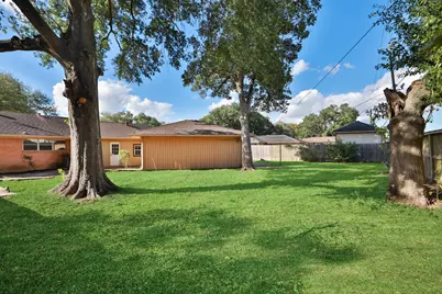 8235 Dover Street, Houston, TX 77061 - Photo 32