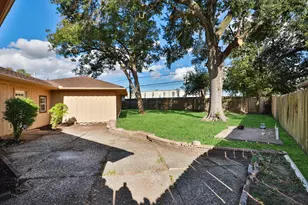 8235 Dover St, Houston, TX 77061 - Photo 30