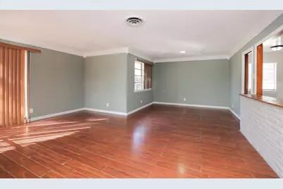 8235 Dover Street, Houston, TX 77061 - Photo 6