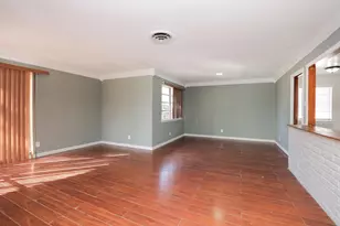 8235 Dover St, Houston, TX 77061 - Photo 6