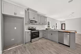527 Oleander St, Prairie View, TX 77484 - Photo 16