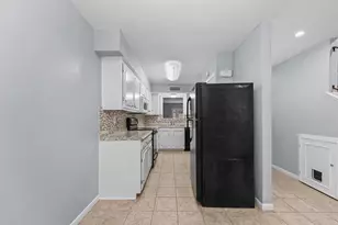 5237 Arboles Dr, Houston, TX 77035 - Photo 4