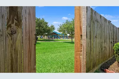1927 Pinewood Court, Baytown, TX 77521 - Photo 40
