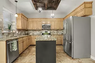 1927 Pinewood Ct, Baytown, TX 77521 - Photo 12