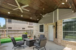 1927 Pinewood Ct, Baytown, TX 77521 - Photo 34
