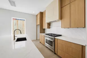 611B E 25th St, Houston, TX 77008 - Photo 8