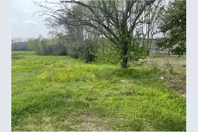 63 Oakland Street, Beaumont, TX 77701 - Photo 2