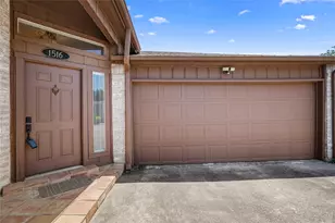 1516 Beaconshire Rd, Houston, TX 77077 - Photo 4
