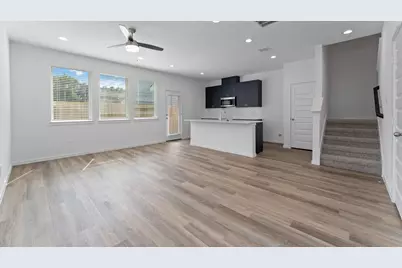 7815 Inwood Hills Lane, Houston, TX 77088 - Photo 6