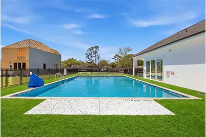 7815 Inwood Hills Lane, Houston, TX 77088 - Photo 4