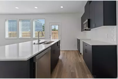 7815 Inwood Hills Lane, Houston, TX 77088 - Photo 10
