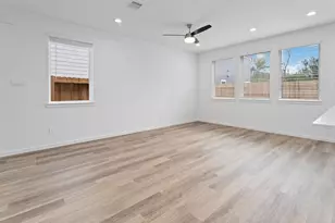 7815 Inwood Hls Ln, Houston, TX 77088 - Photo 12