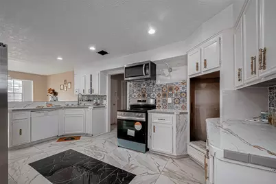 811 Loire Lane, Houston, TX 77090 - Photo 10