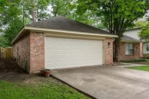 76 Hickory Oak Dr, The Woodlands, TX 77381 - Photo 4