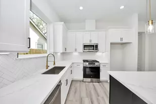 7012 St Augustine St, Houston, TX 77021 - Photo 8