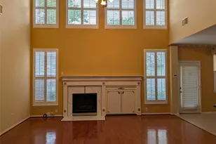 6018 Briar Hill Ct, Sugar Land, TX 77479 - Photo 4