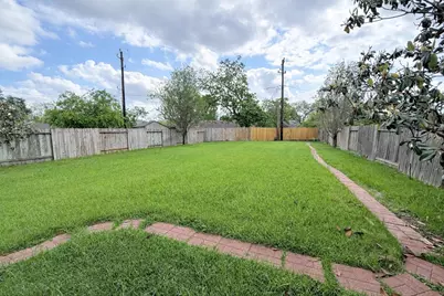 11922 Harristown Dr, Houston, TX 77047 - Photo 32