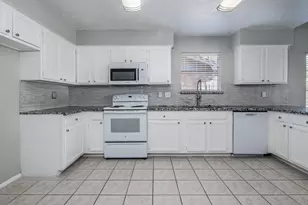 16210 Cypress Point Dr, Cypress, TX 77429 - Photo 4