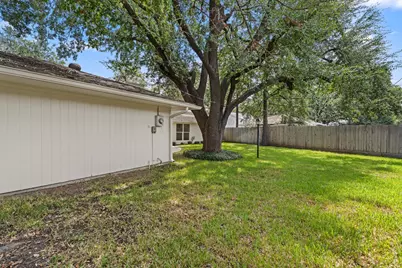 506 Briar Hill Drive, Houston, TX 77042 - Photo 34