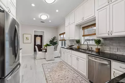 506 Briar Hill Drive, Houston, TX 77042 - Photo 10