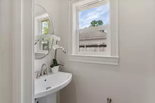 506 Briar Hill Dr, Houston, TX 77042 - Photo 20