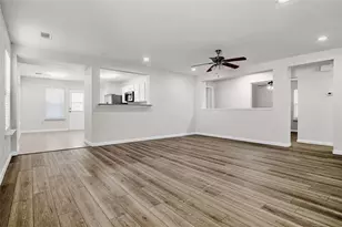 29514 N Legends Bend Dr, Spring, TX 77386 - Photo 2