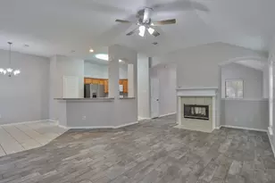 834 Chase View Dr, Bacliff, TX 77518 - Photo 8