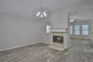 834 Chase View Dr, Bacliff, TX 77518 - Photo 6