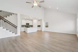 2547 Gray Gale Ct, Baytown, TX 77523 - Photo 6