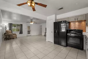 11734 Alamo Dr, La Porte, TX 77571 - Photo 8