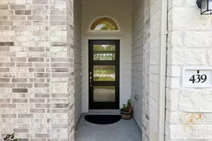 439 S Amherst Dr, West Columbia, TX 77486 - Photo 2
