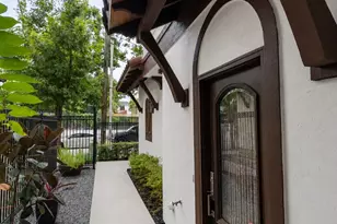 3931 Gibson St, Houston, TX 77007 - Photo 2