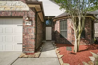 2709 Kentucky Avenue, League City, TX 77573 - Photo 2