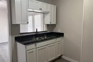 5406 Lyndhurst Dr, Houston, TX 77033 - Photo 6