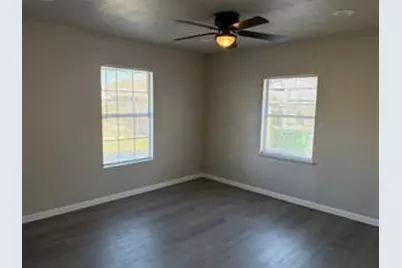 5406 Lyndhurst Drive, Houston, TX 77033 - Photo 12