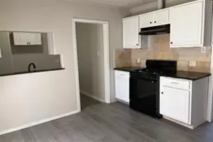 5406 Lyndhurst Dr, Houston, TX 77033 - Photo 2
