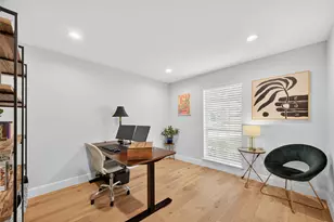 11103 Holly Springs Dr, Houston, TX 77042 - Photo 18
