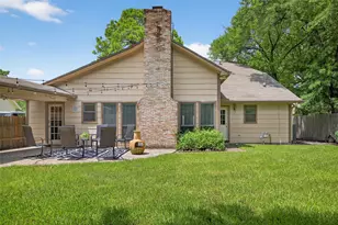 11103 Holly Springs Dr, Houston, TX 77042 - Photo 32