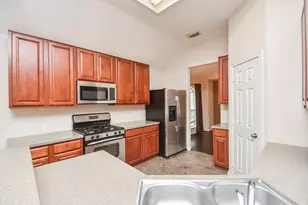 9004 Sunrise Trail, Pearland, TX 77584 - Photo 12