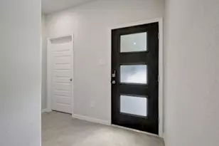 18564 Meadow Point Ln, Conroe, TX 77316 - Photo 2