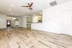 4655 Trembling Forest Ln, Houston, TX 77092 - Photo 4
